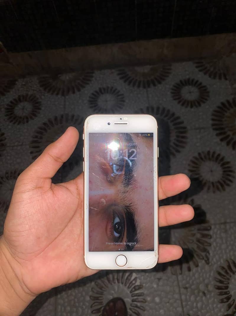 Apple iPhone 8 3
