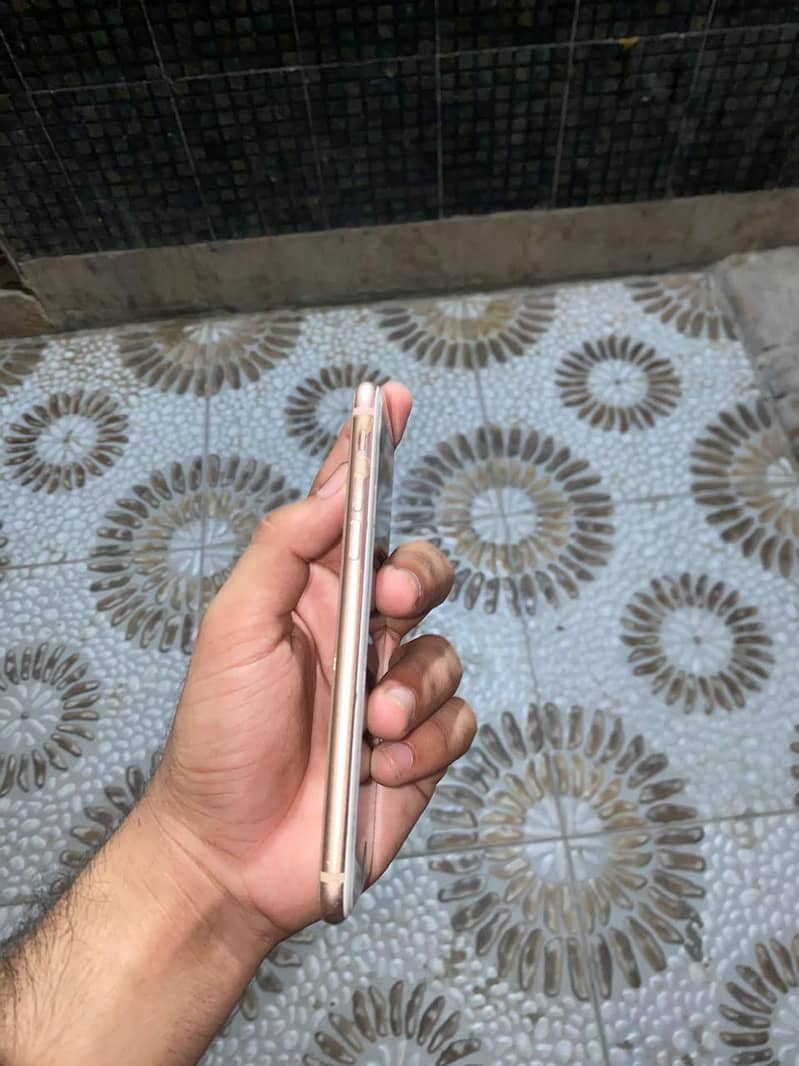 Apple iPhone 8 7