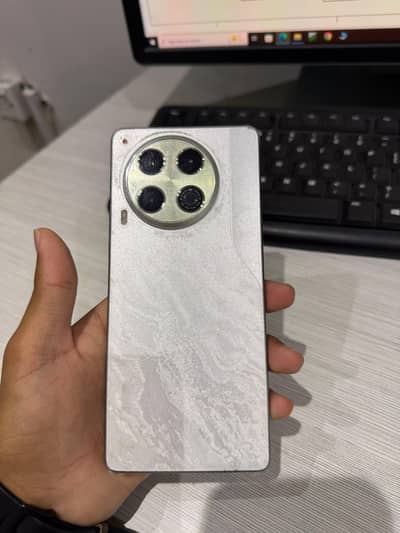 Techno camon 30