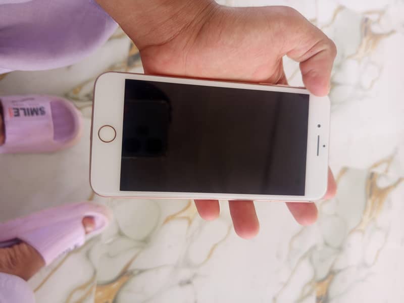 Apple iPhone 8 Plus 2