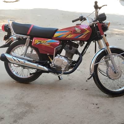 Pristine Honda 125 Original Parts Engine in 10/10 Condition(color red