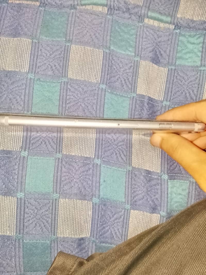 Apple iPhone 6 Plus 3