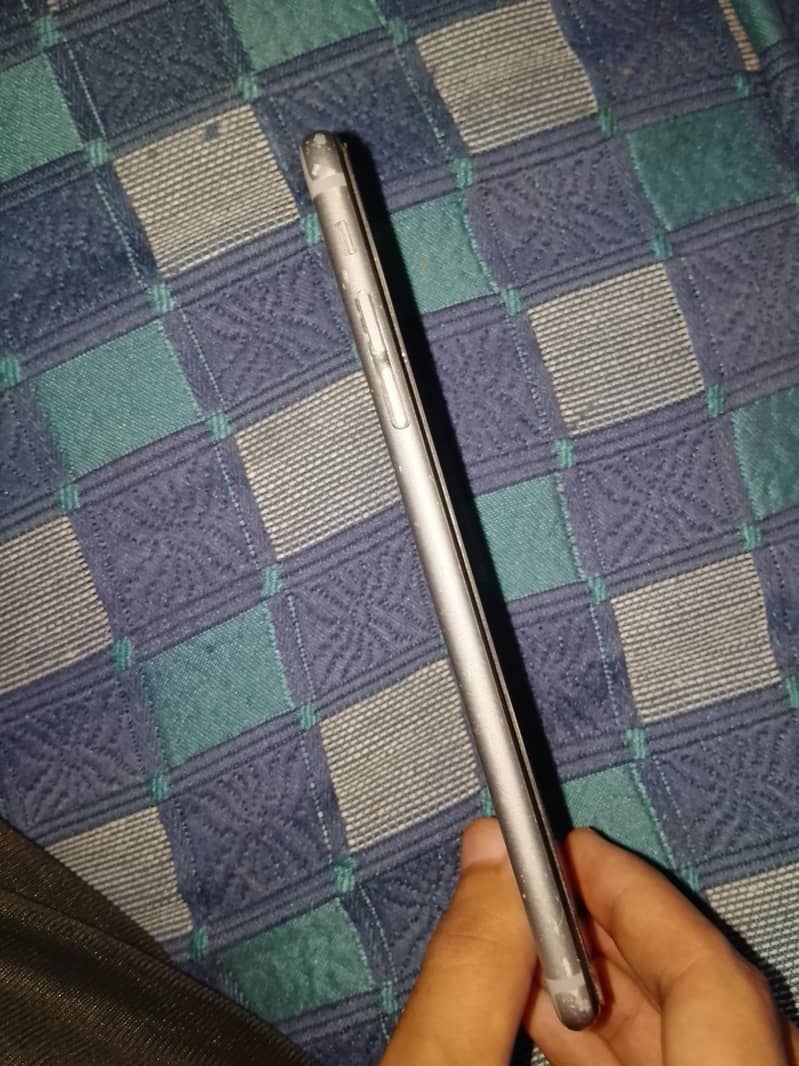 Apple iPhone 6 Plus 4