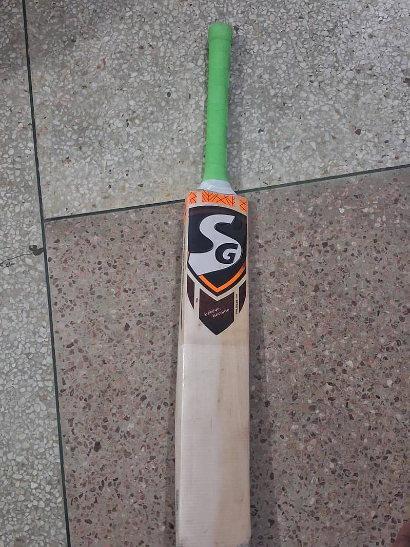cricket bat 0