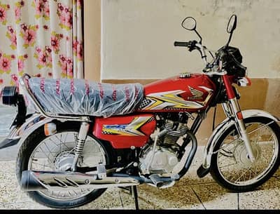 Honda 125 All Okay New condition Only WhatsApp 03217535664