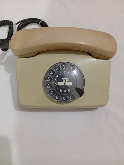 Vintage Telephone – Retro / Antique Style
