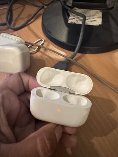 Airpods 2 pro genuine case with C type and box