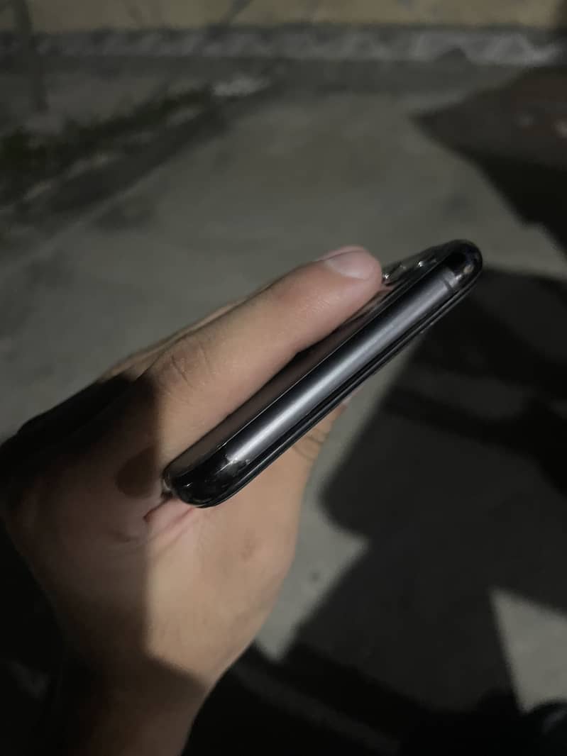 iPhone 11 Pro Max sim working 2