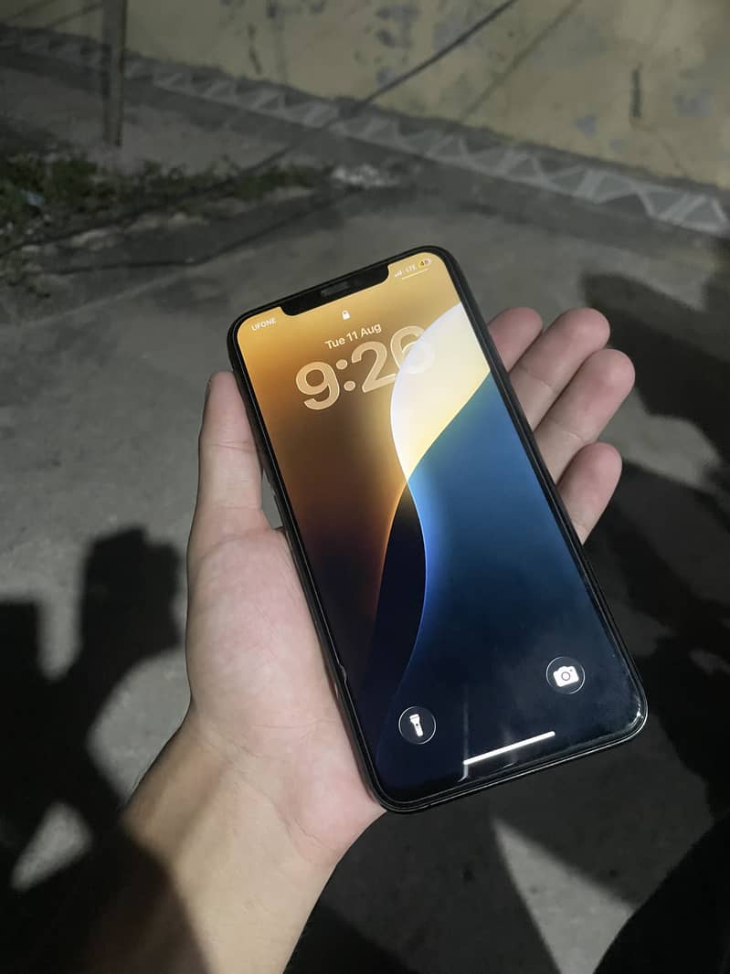 iPhone 11 Pro Max sim working 4