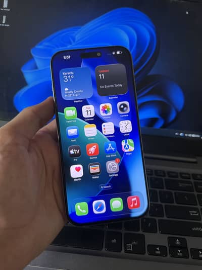 Iphone 16 pro max 256GB factory unlocked in mint condition