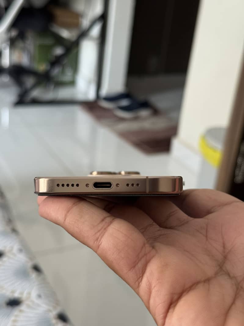 Iphone 16 pro 3