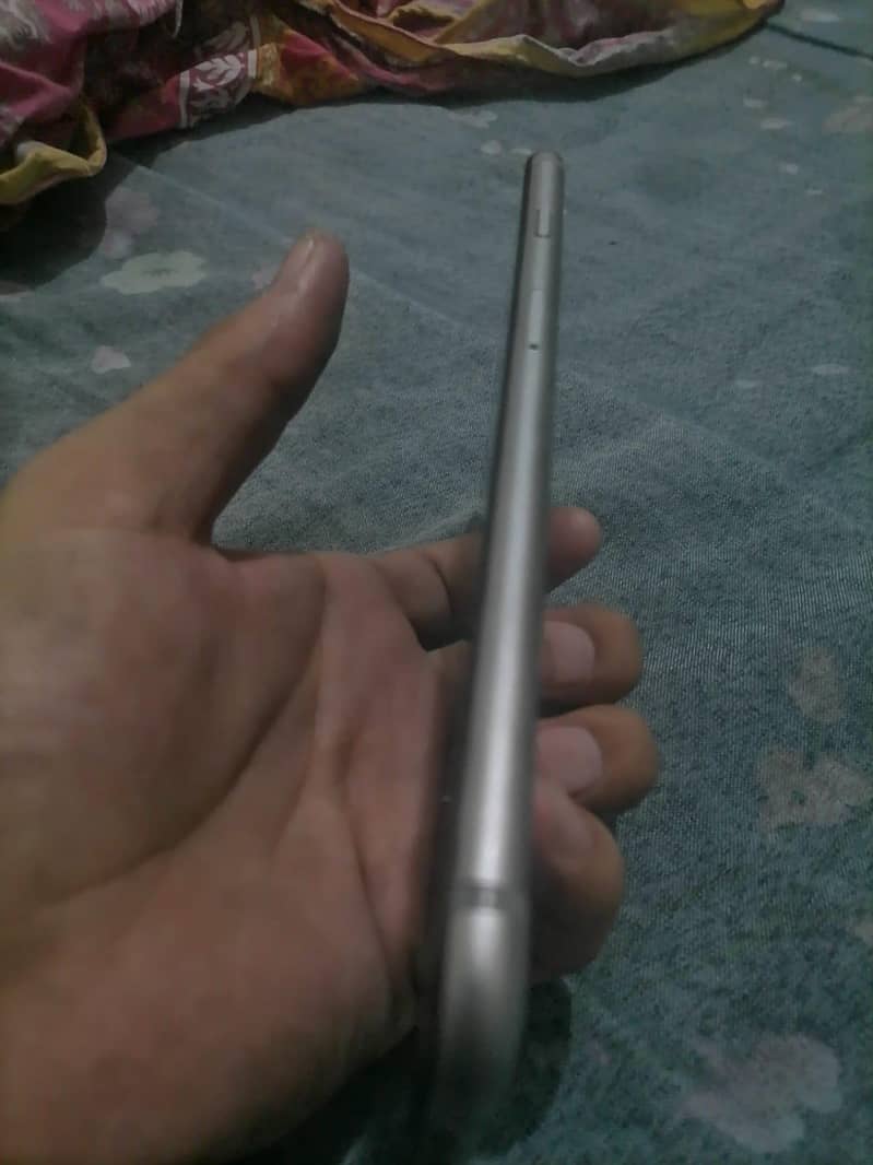 Apple iPhone 6 Plus 2