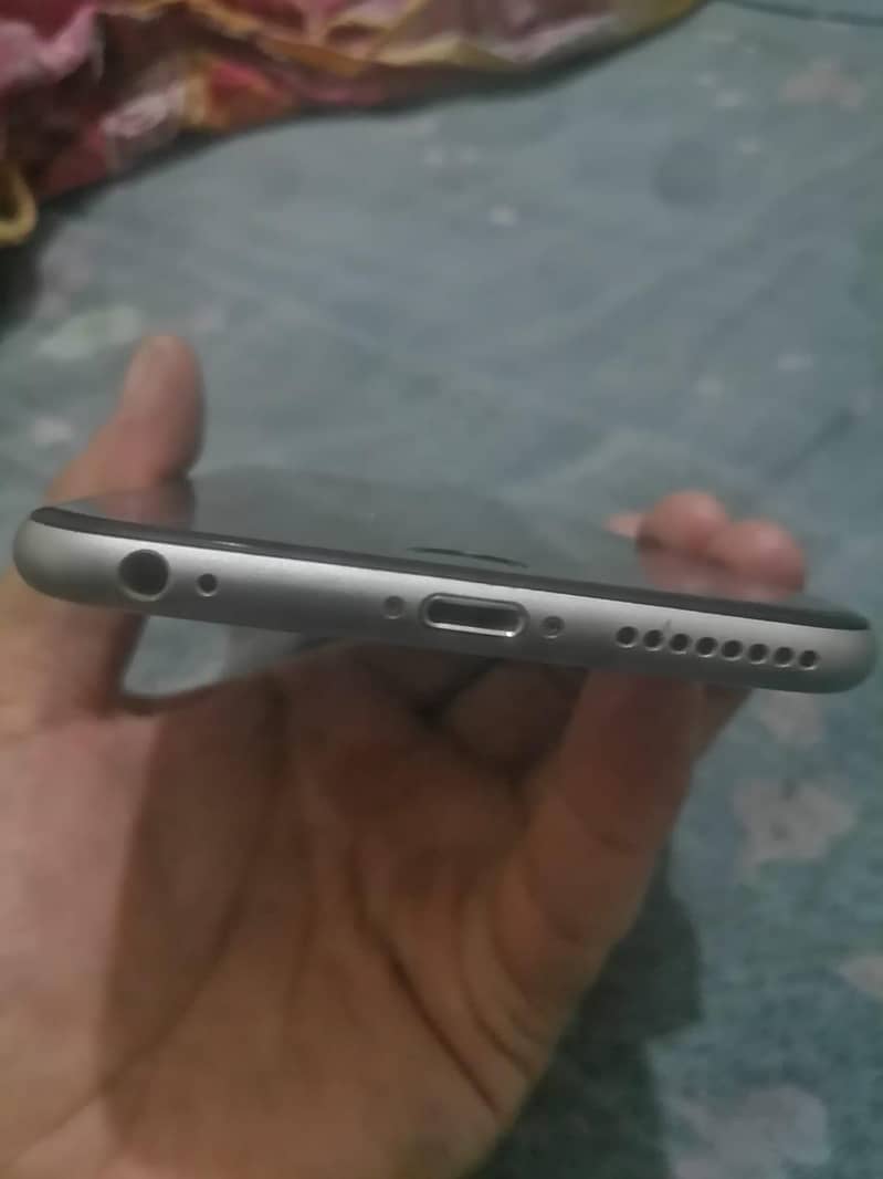 Apple iPhone 6 Plus 4