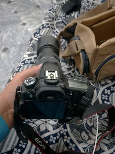 Canon EOS 60D DSLR Camera