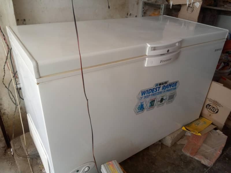 waves deep freezer 0