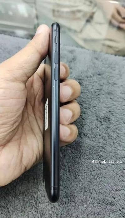 Apple iPhone 7