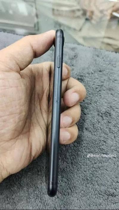 Apple iPhone 7 1