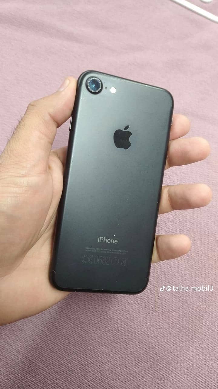 Apple iPhone 7 2
