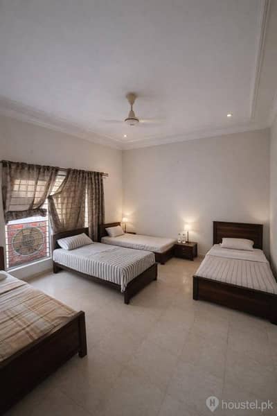 Furnished rooms for girls only,