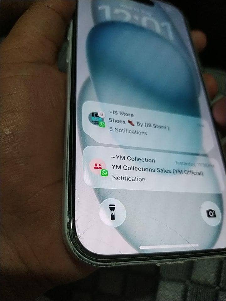 Apple iPhone 15 2