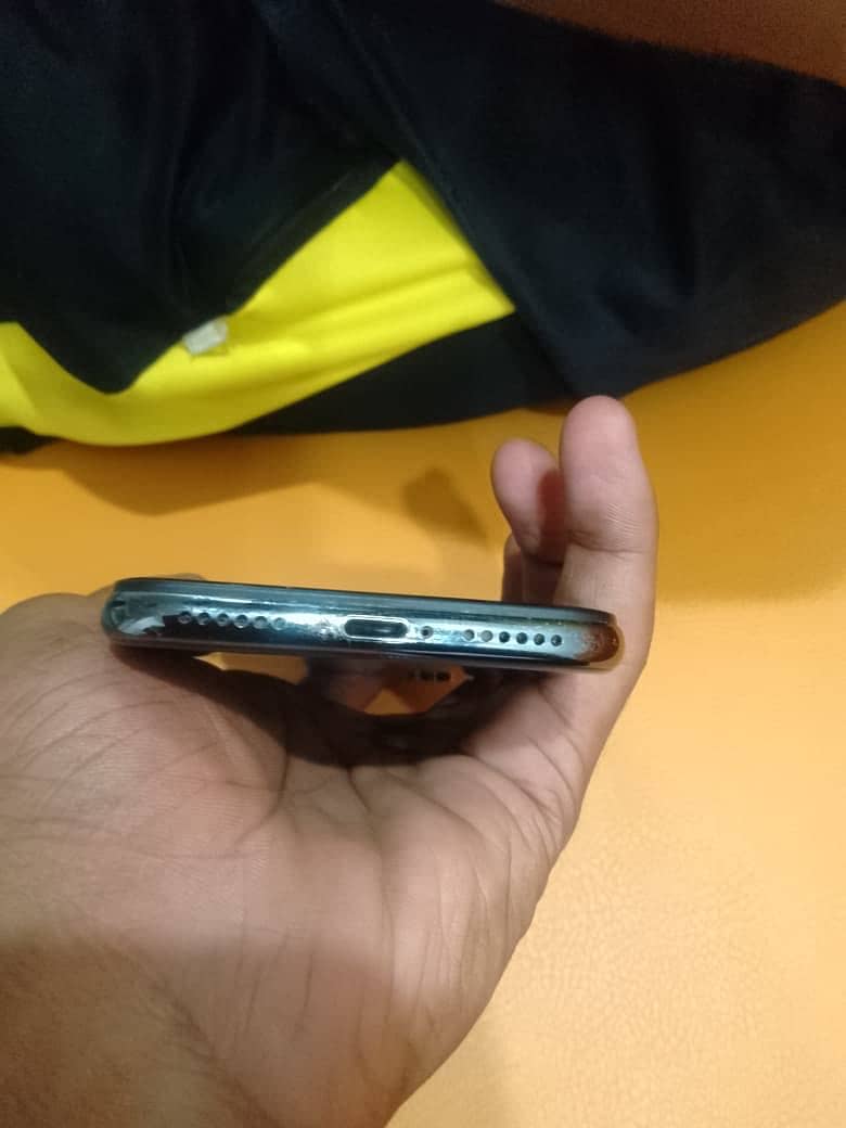Apple iPhone X 2