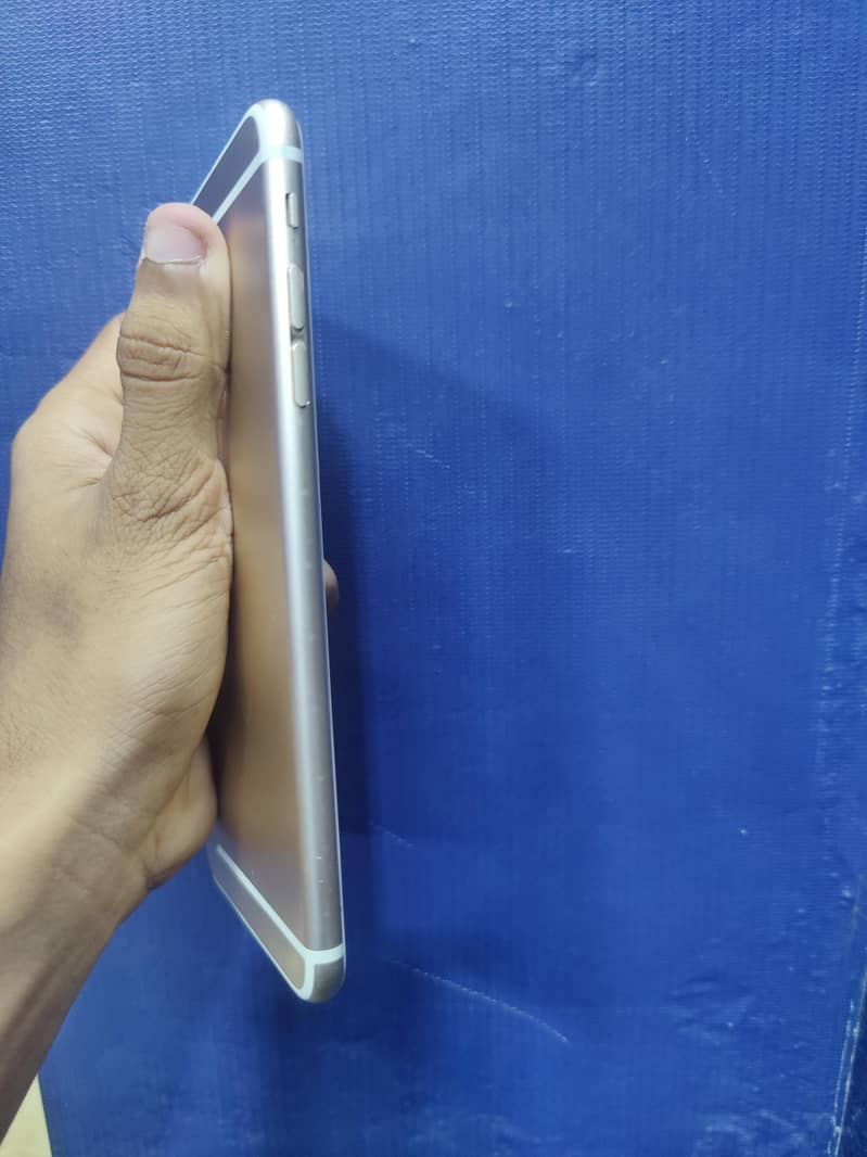 Apple iPhone 6S Plus 2