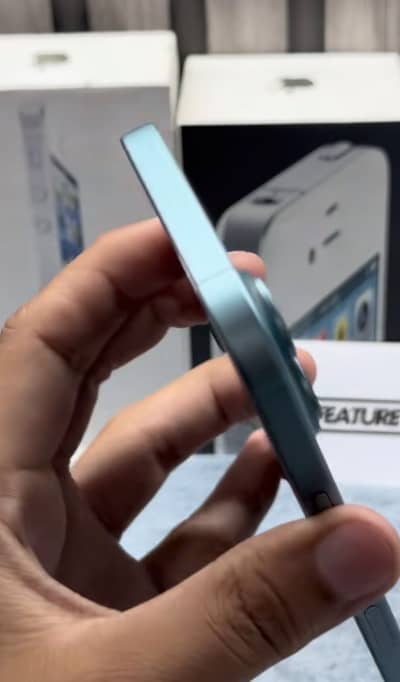 Apple iPhone 16