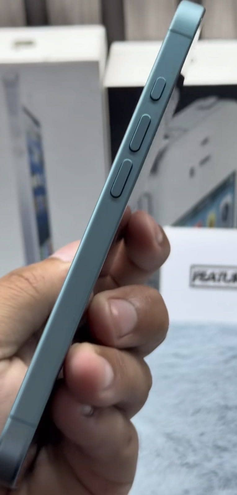Apple iPhone 16 3