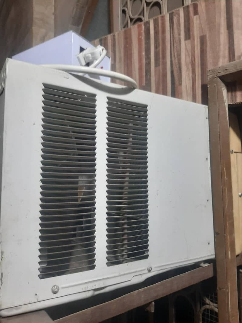 window ac 1