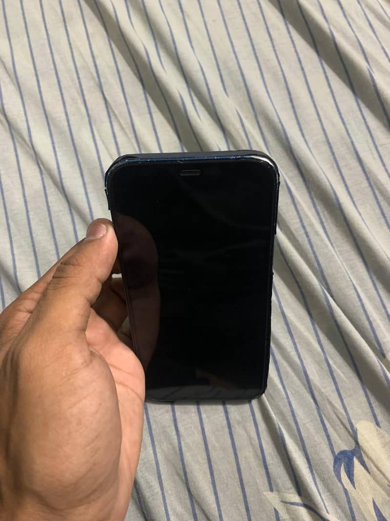 Apple iPhone 12 3