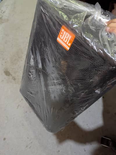 JBL SPEAKER 10 INCHES