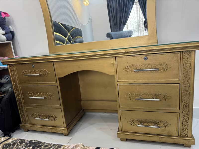 Dressing table 1