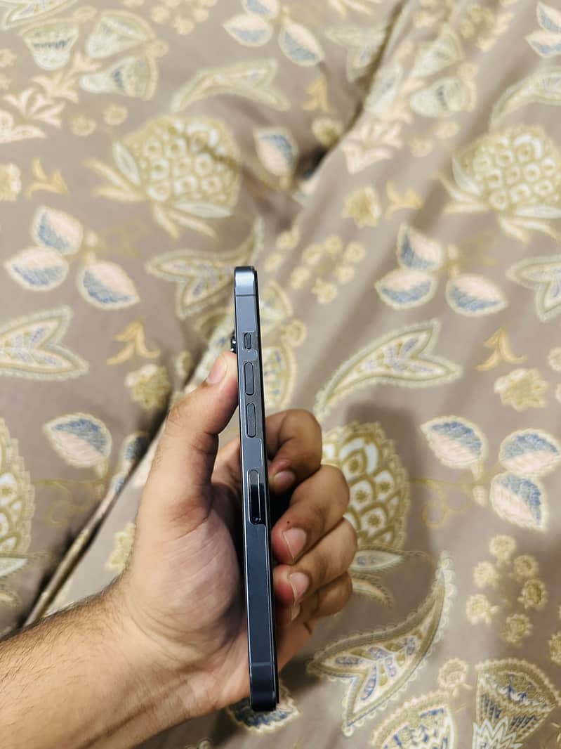 Apple iPhone 13 Pro 1