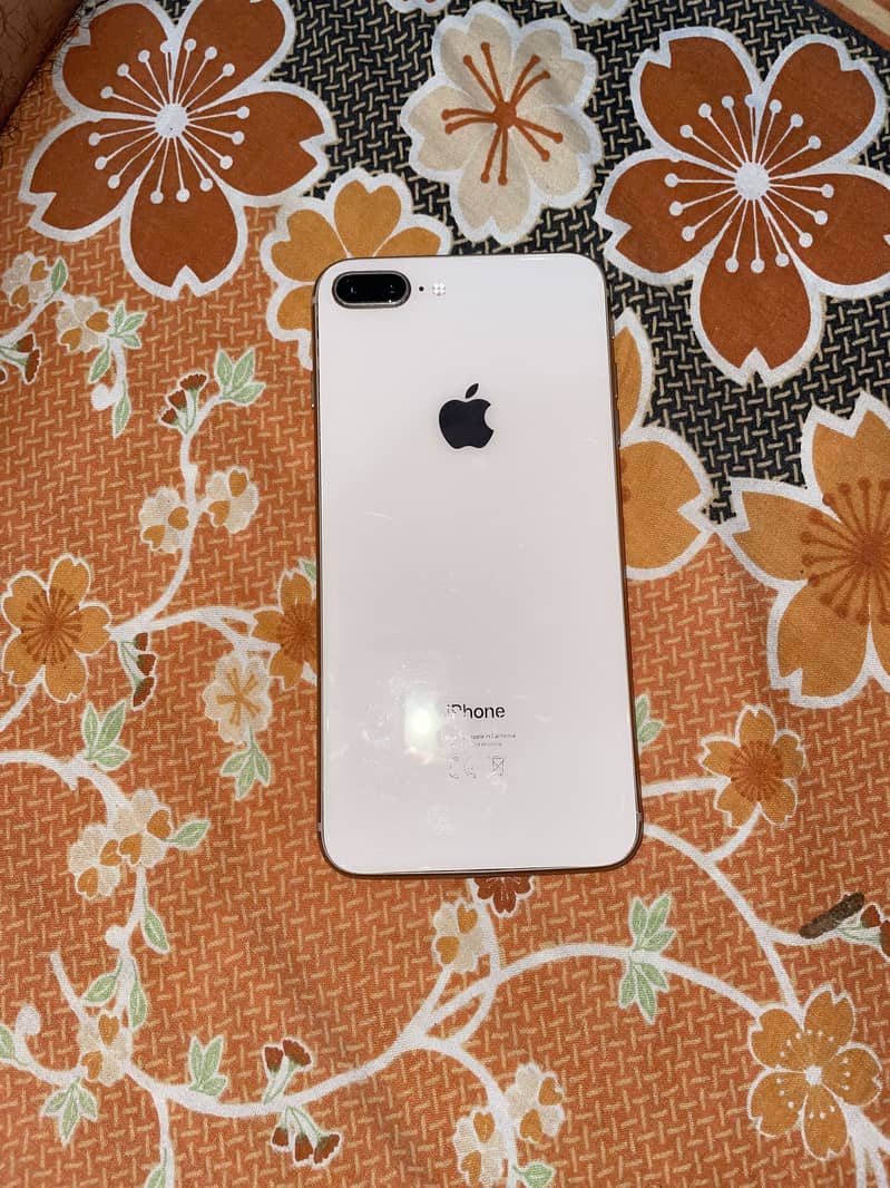 Apple iPhone 8 Plus 1