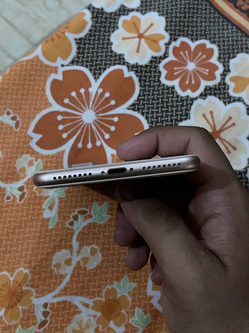 Apple iPhone 8 Plus 2