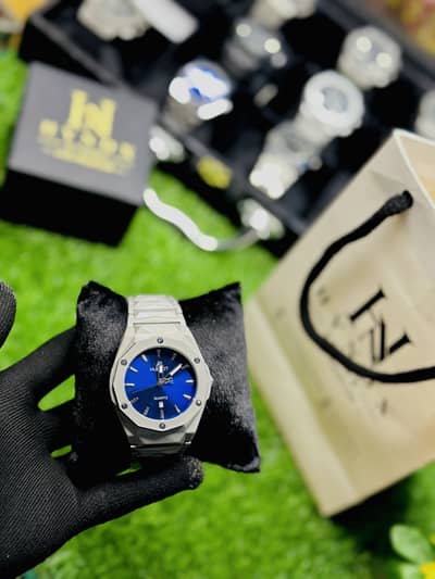 Hublot diamond dial chain