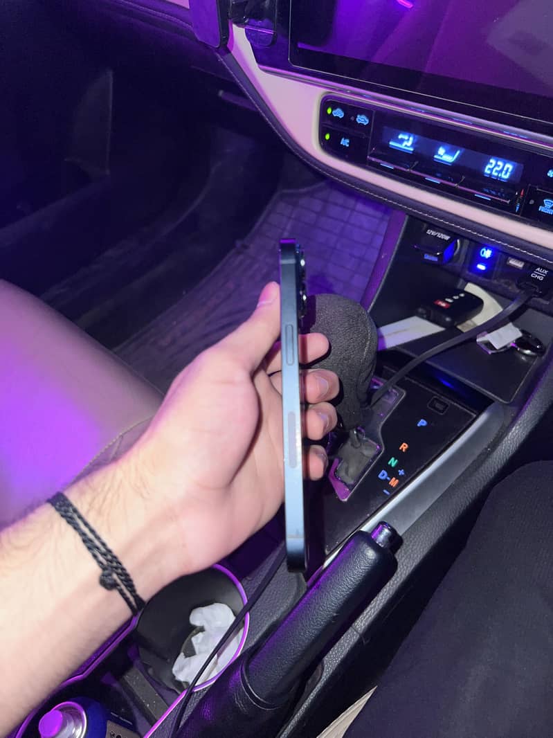Apple iPhone 14 4