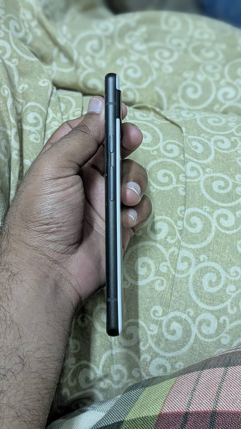 Google Pixel 6a 5