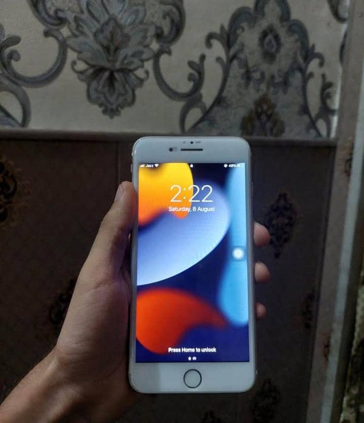 Apple iPhone 7 Plus 1