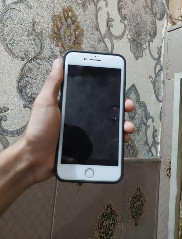 Apple iPhone 7 Plus 2
