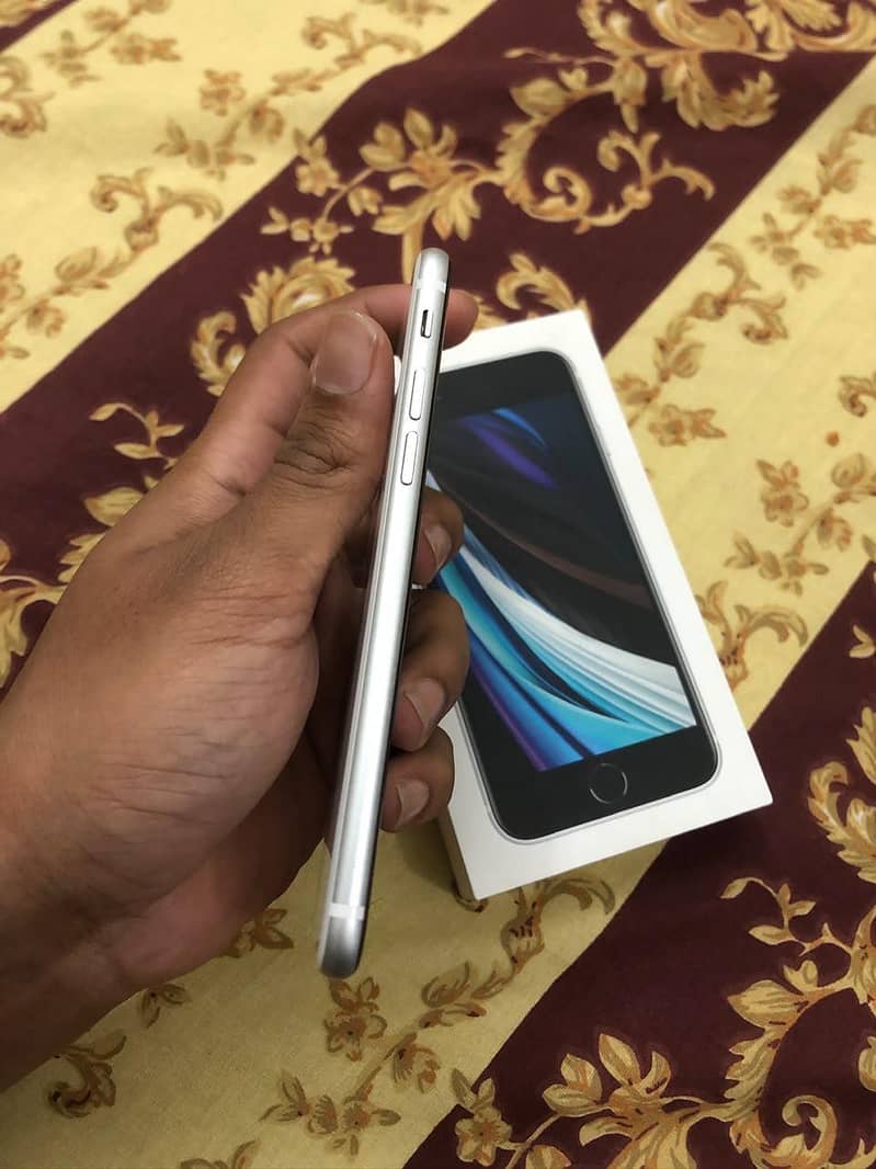 Apple iPhone SE 4