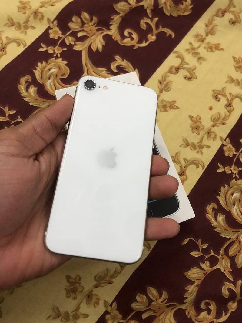 Apple iPhone SE 6