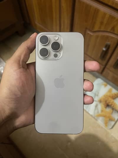 15 pro max natural titanium