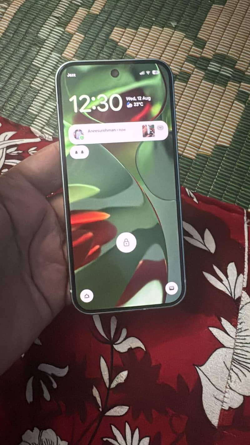 Google Pixel 9 4