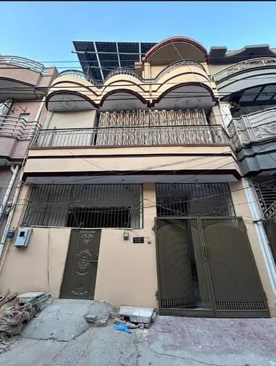 Prime Location 5 Marla House In Central Range Road For sale