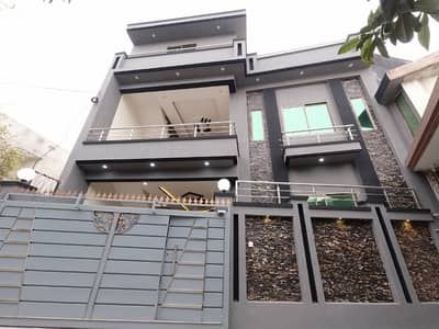 Prime Location 7 Marla House Situated In Peshawar Road For sale