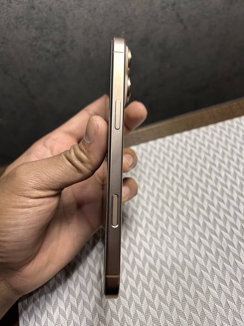 Iphone 16 pro max 1