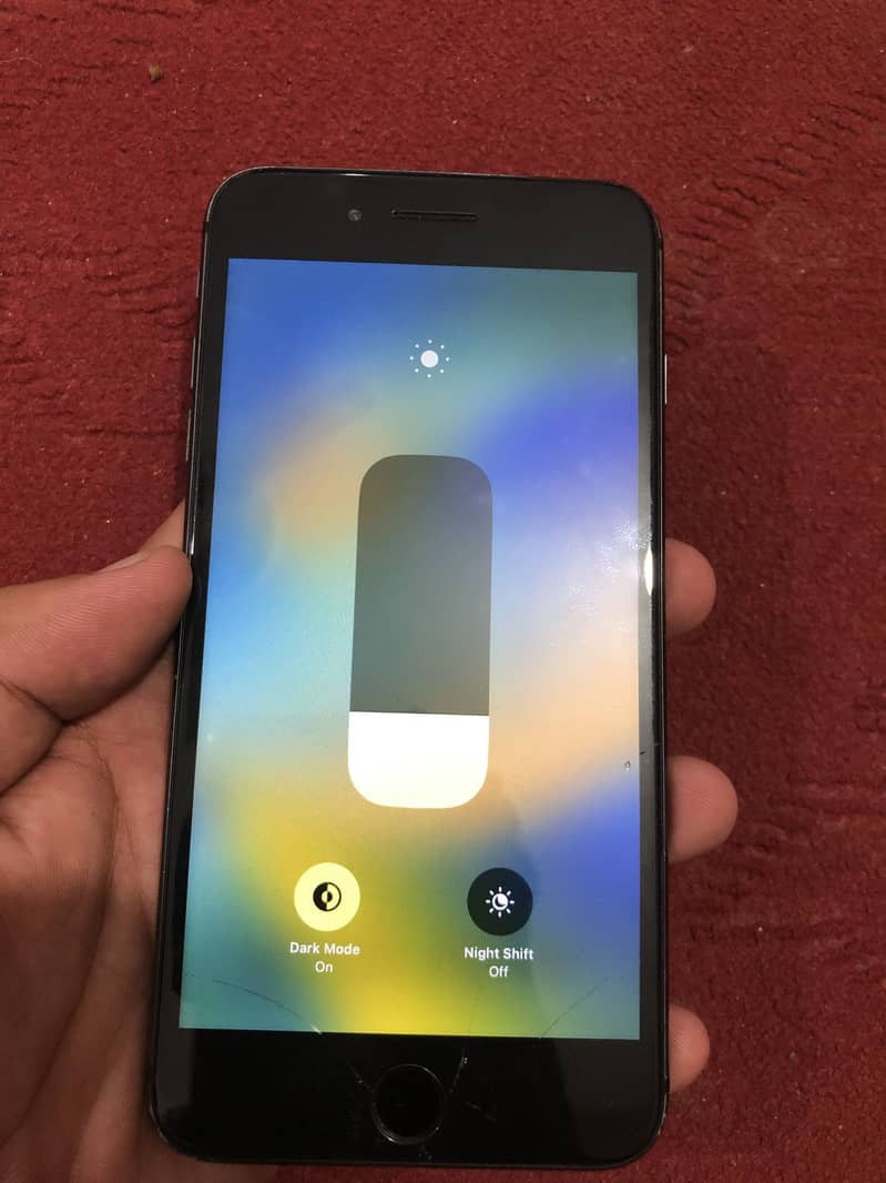 Apple iPhone 8 Plus 3