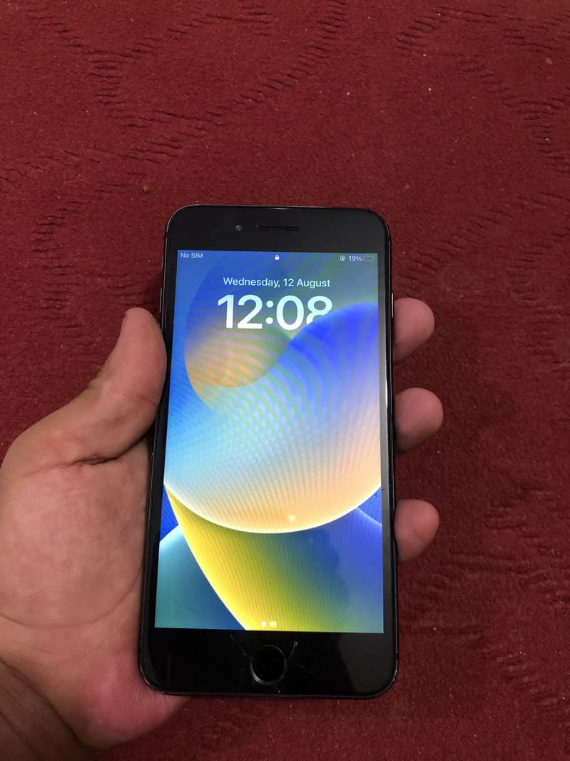 Apple iPhone 8 Plus 4