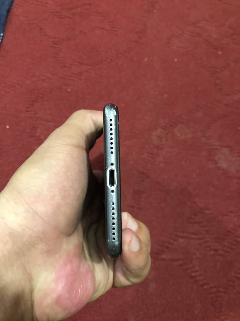 Apple iPhone 8 Plus 13